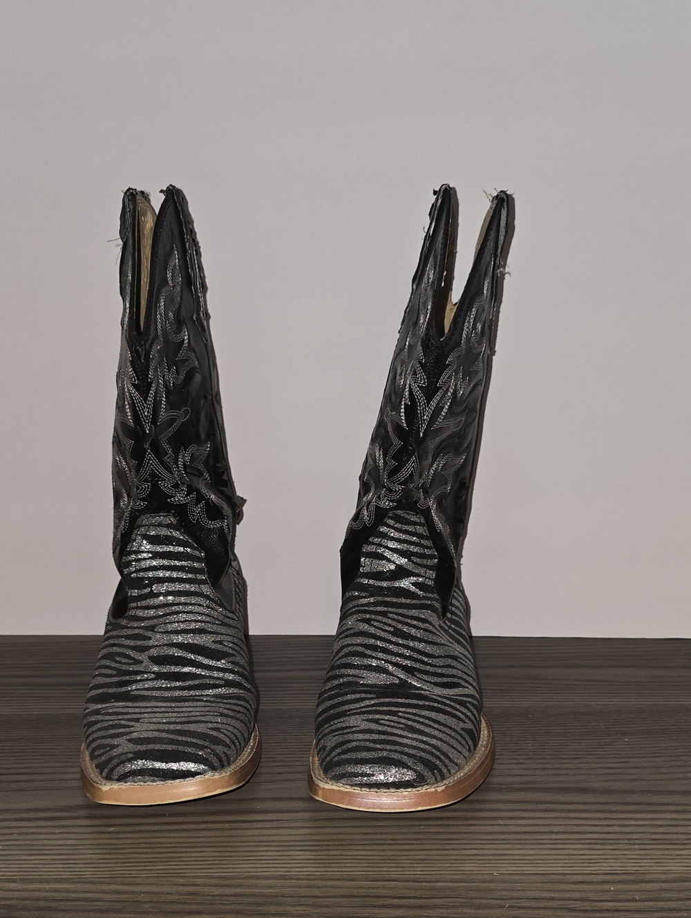 Roper Black and Silver Zebra Print Lace-Up Western Boots #112